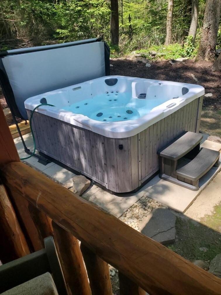 Pet Friendly Creekside Kooser St Park Holiday home *