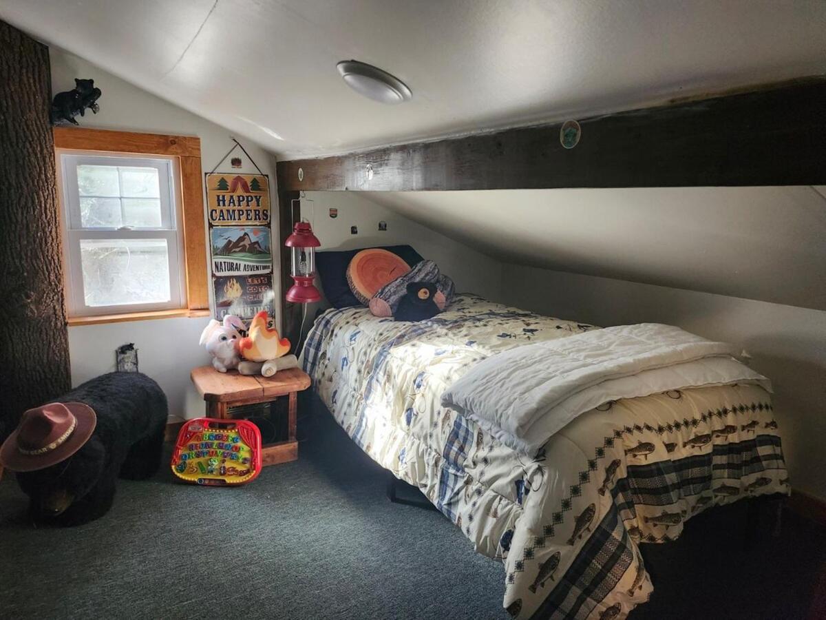 Pet Friendly Creekside Kooser St Park Holiday home