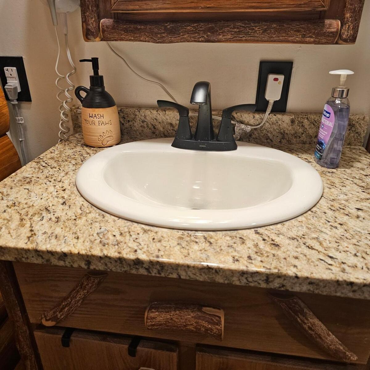 Pet Friendly Creekside Kooser St Park Holiday home *