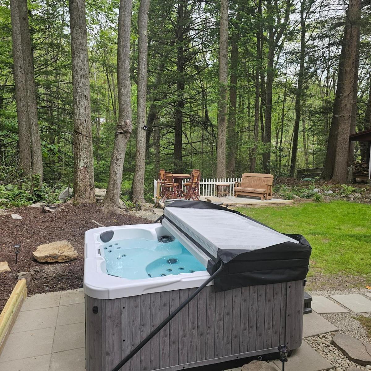 Pet Friendly Creekside Kooser St Park Holiday home *