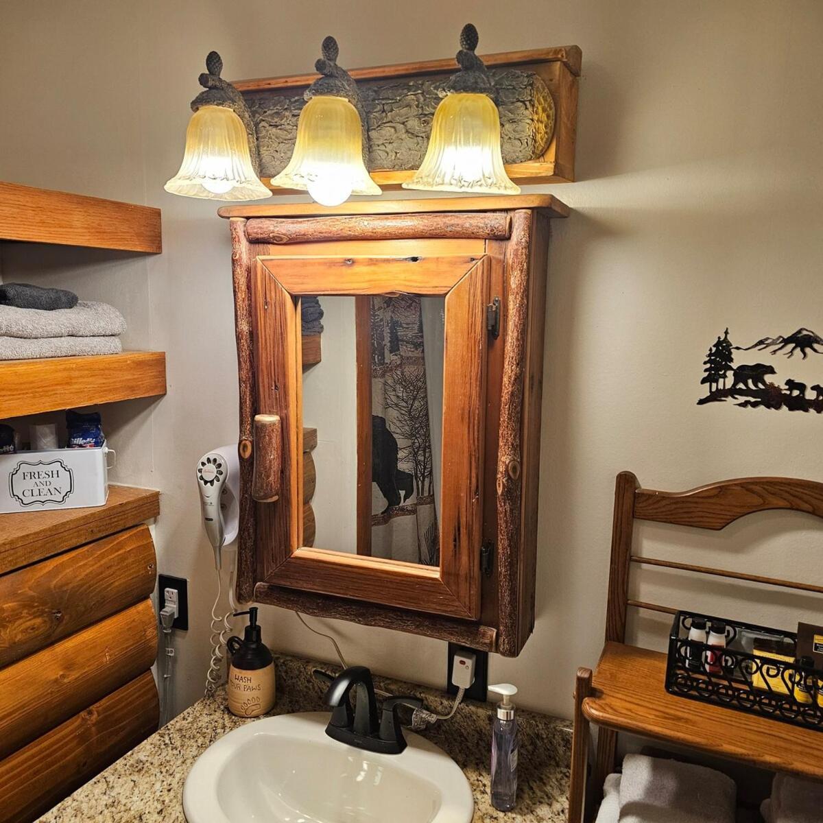 Pet Friendly Creekside Kooser St Park Holiday home *